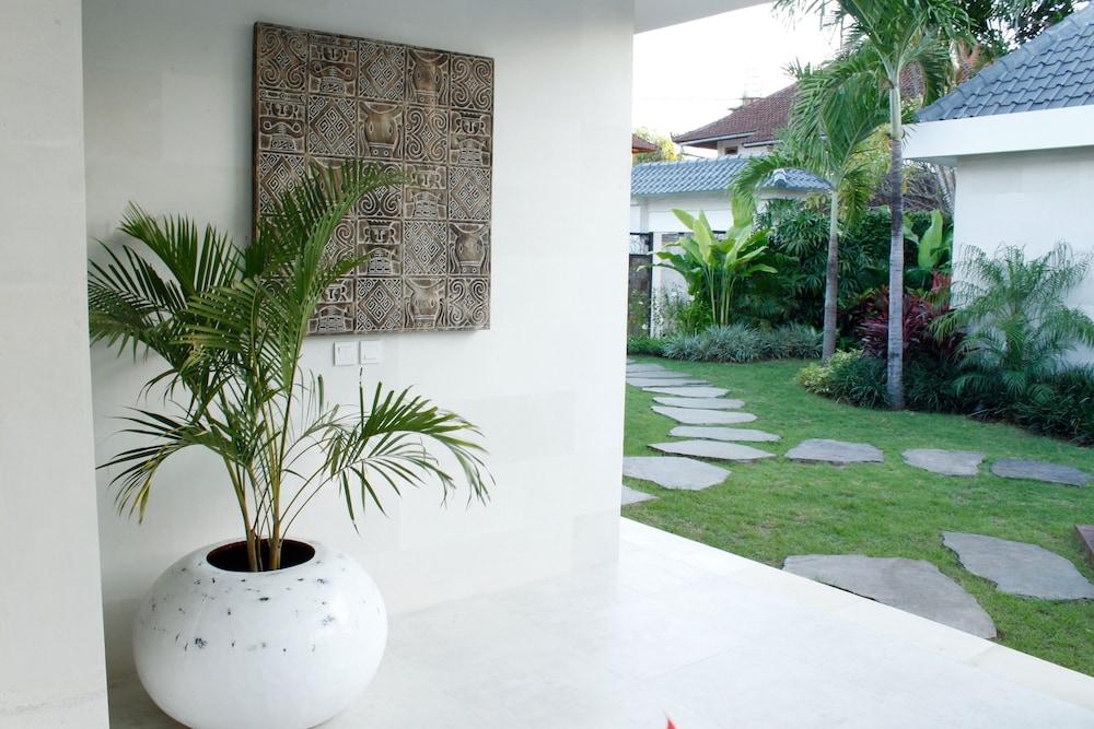 Seminyak White Design Villa Exterior foto